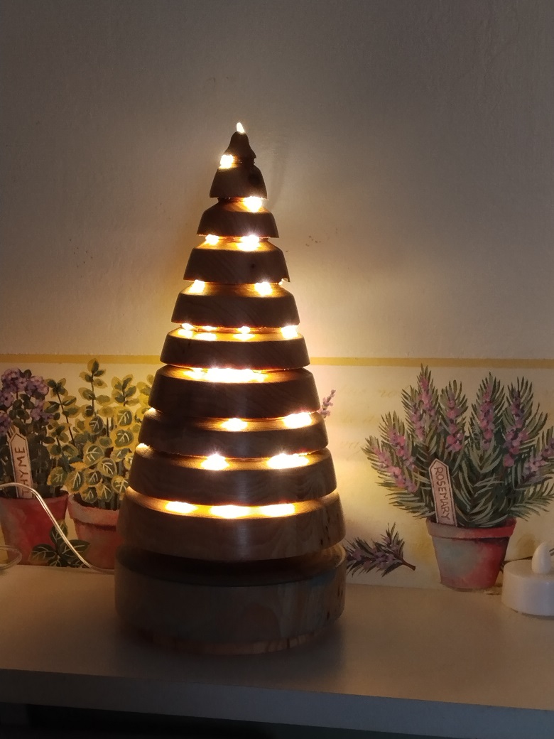 Picture of a wood Christmas Tree.